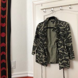 forever 21 ~ CAMO JACKET (LIGHTWEIGHT)